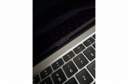 Macbook Air M1 (2022 asztroszürke)