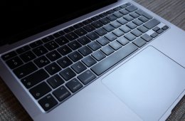 Macbook Air M1 (2022 asztroszürke)