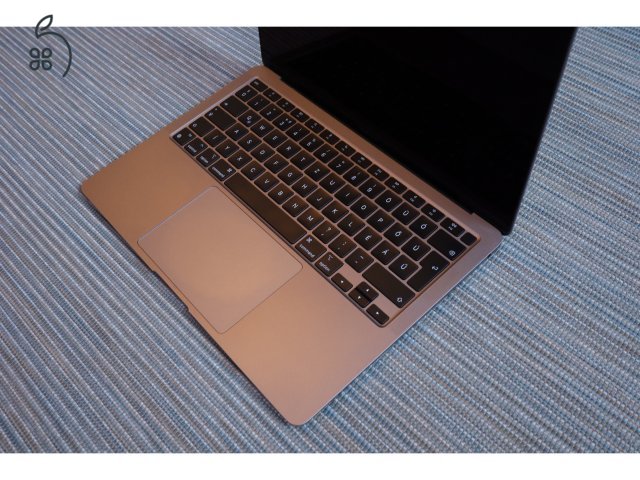 Macbook Air M1 (2022 asztroszürke)