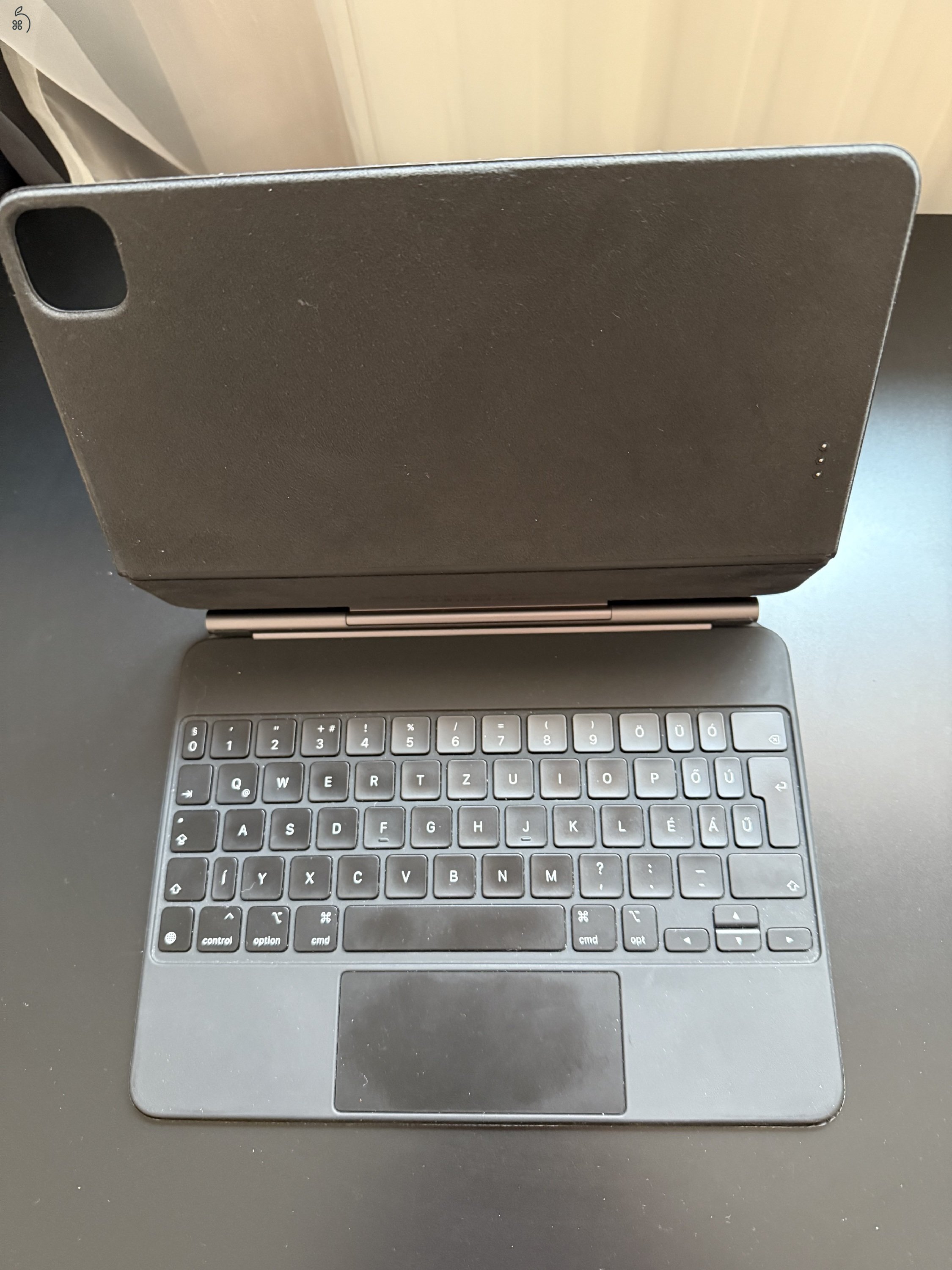 2021-es iPad Pro-hoz vásárolt Magic Keyboard eladó. (Dobozával együtt.)