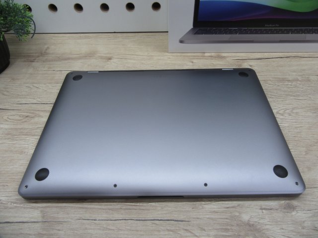 Apple Macbook Pro 13 M1 - 2020 - Használt, karcmentes