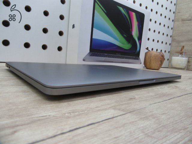 Apple Macbook Pro 13 M1 - 2020 - Használt, karcmentes