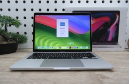  Apple Macbook Pro 13 M1 - 2020 - Használt, karcmentes 