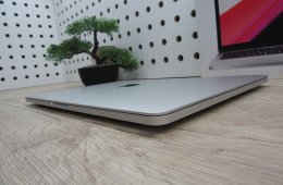  Apple Macbook Pro 13 M1 - 2020 - Használt, karcmentes 