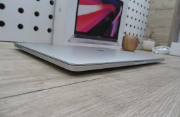  Apple Macbook Pro 13 M1 - 2020 - Használt, karcmentes 