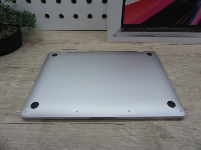  Apple Macbook Pro 13 M1 - 2020 - Használt, karcmentes 