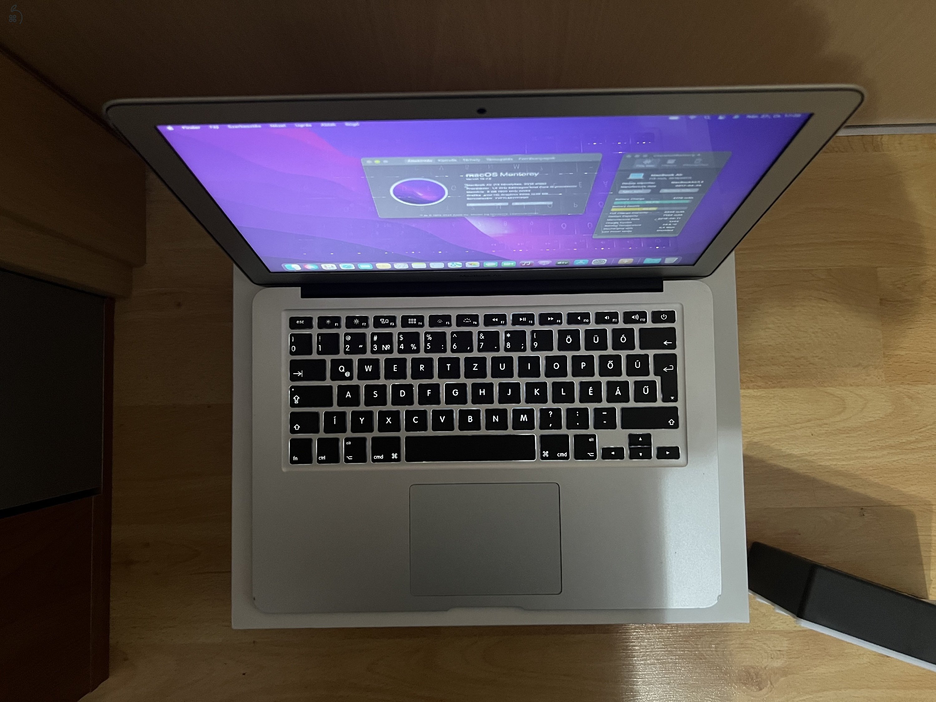 2015 MacBook Air 13 / i5 1.6 GHz / 8GB / 128GB SSD / Magyar / 60% Aksival / Eladó ! ! !