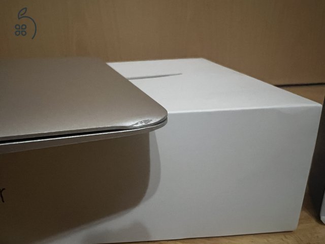 2015 MacBook Air 13 / i5 1.6 GHz / 8GB / 128GB SSD / Magyar / 60% Aksival / Eladó ! ! !