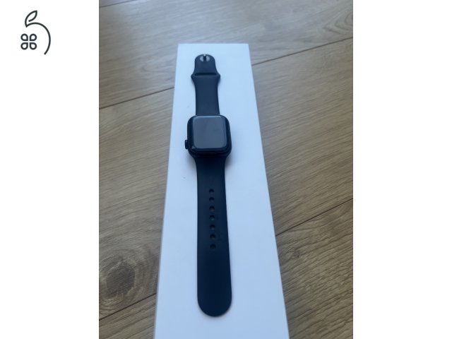 Eladó Apple Watch S8, Midnight, 41 mm 