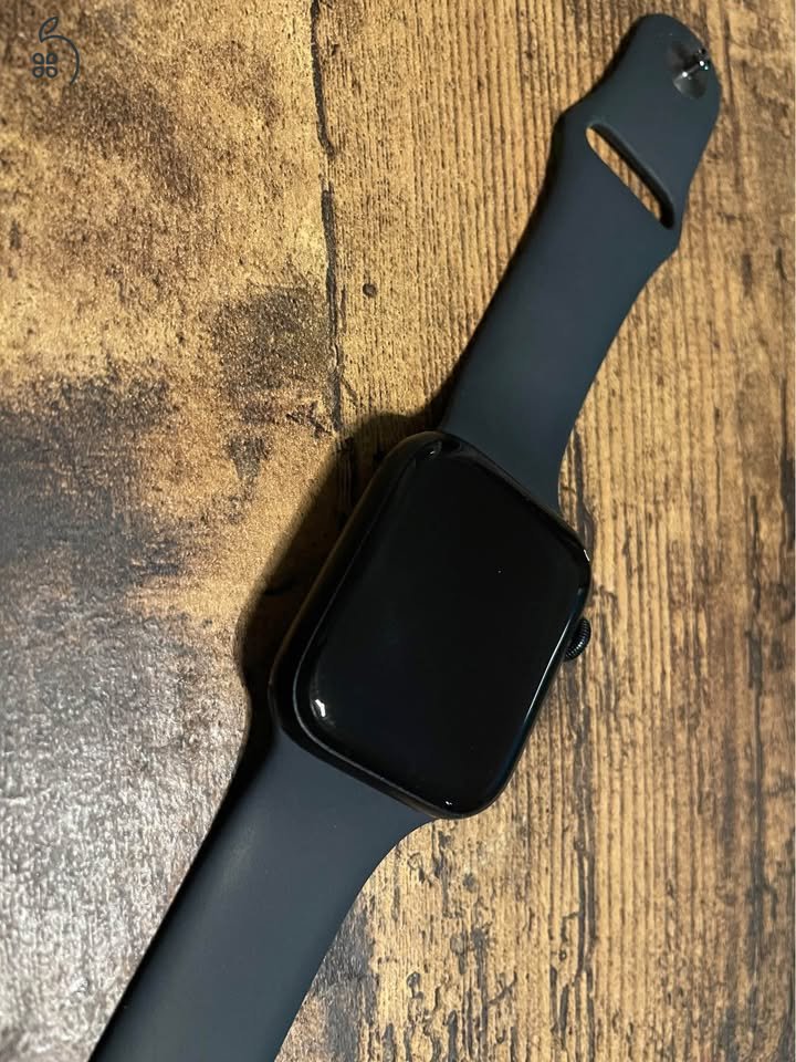 Apple Watch SE 44MM, 2. generáció, 93% akku, 2025.05.27-ig garancia, makulátlan állapot