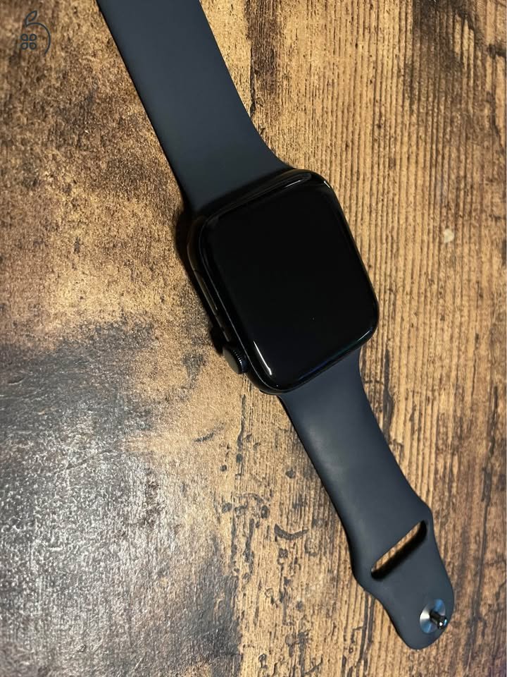 Apple Watch SE 44MM, 2. generáció, 93% akku, 2025.05.27-ig garancia, makulátlan állapot