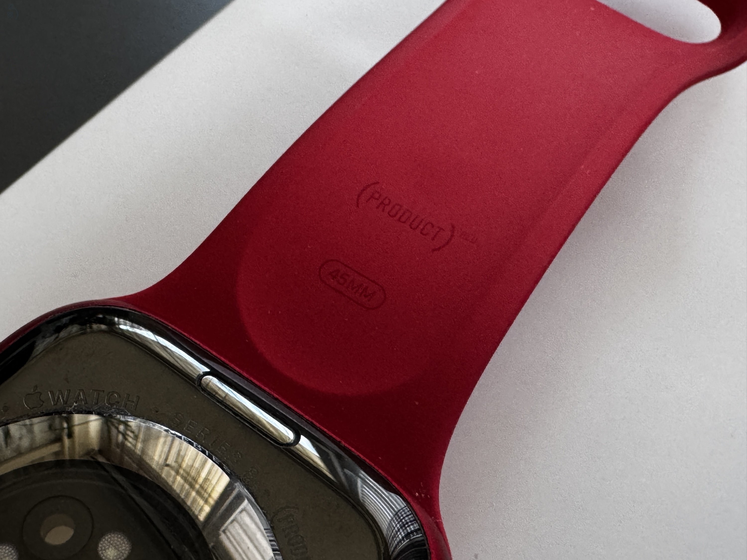 Apple Watch  8 e-SIM product RED 45mm Piros