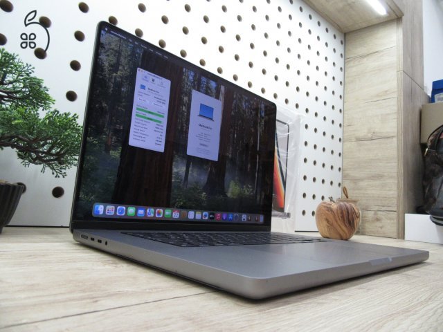 Apple Macbook 16 M1 Pro - 2021 - Használt, karcmentes