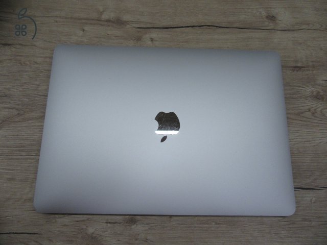  Apple Macbook Air M1 - 2020 - Használt, megkímélt 