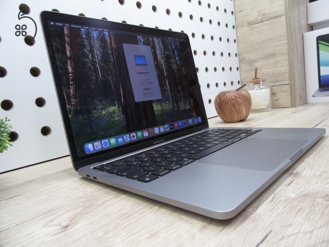  Apple Macbook Pro 13 M1 Touchbar - 2020 - Használt, megkímélt 