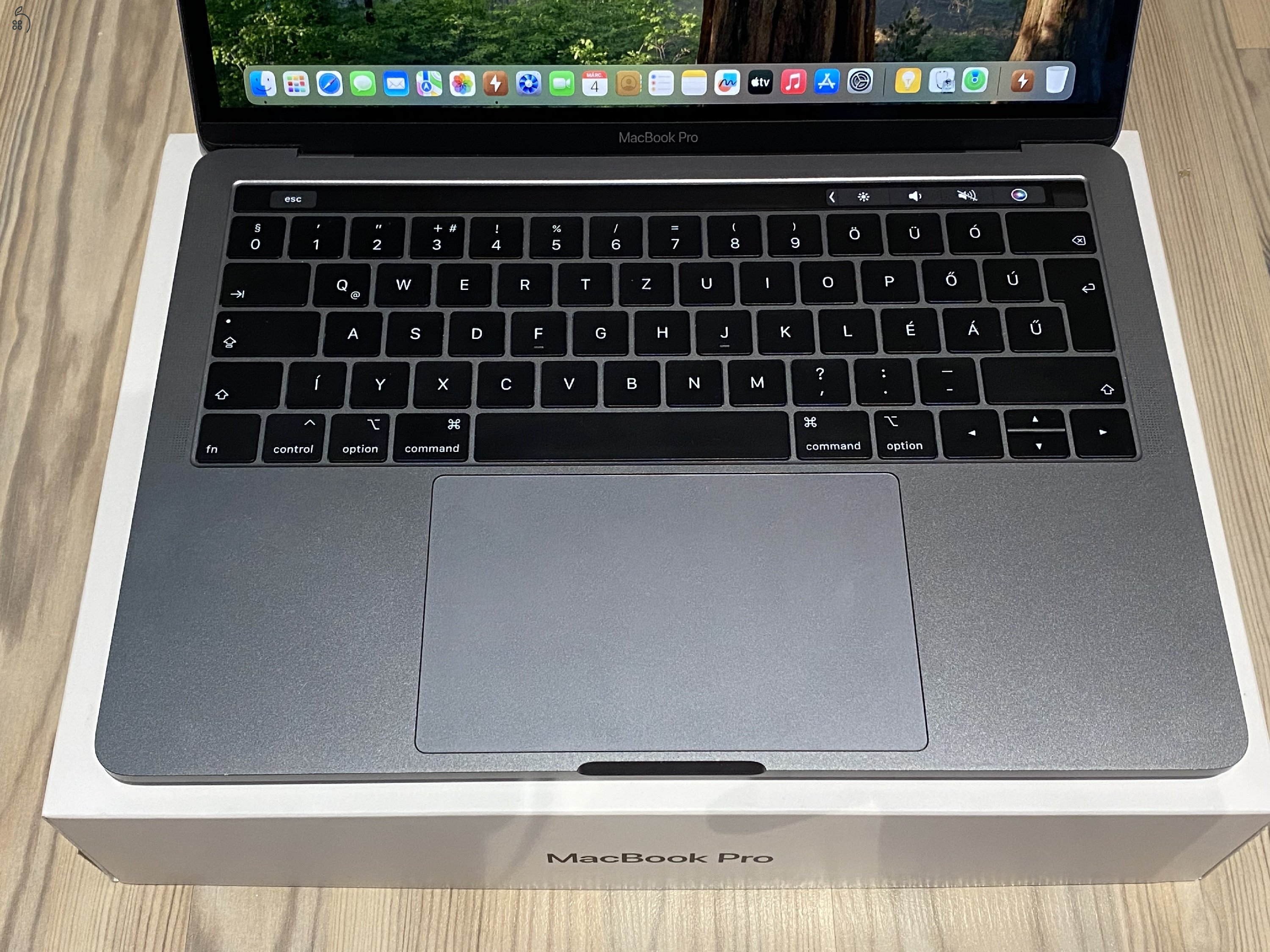 MacBook Pro 2019 -es Új Akkuval. TB 4 Thunderbolt- port