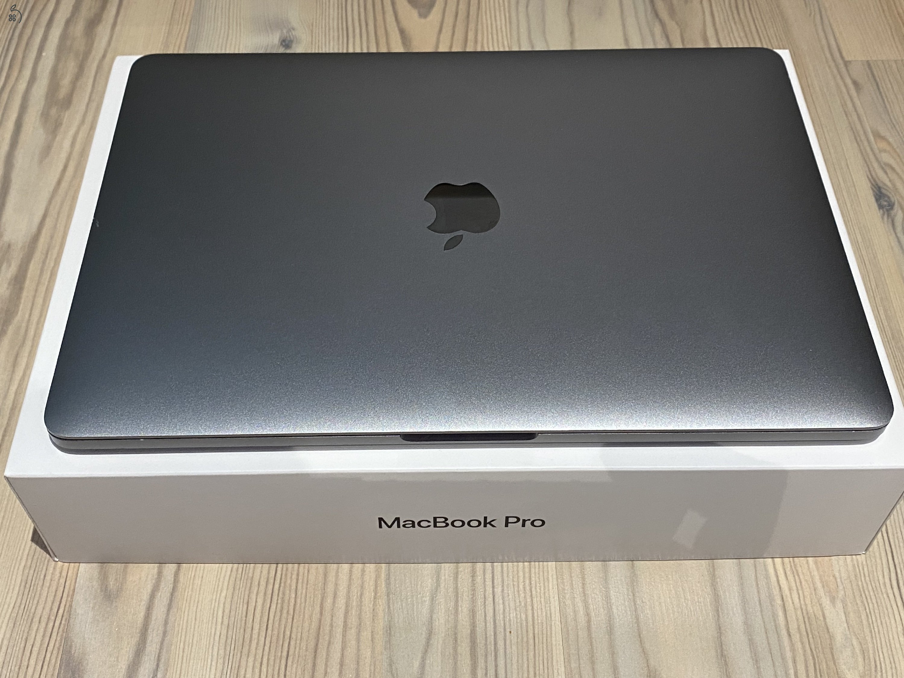 MacBook Pro 2019 -es Új Akkuval. TB 4 Thunderbolt- port