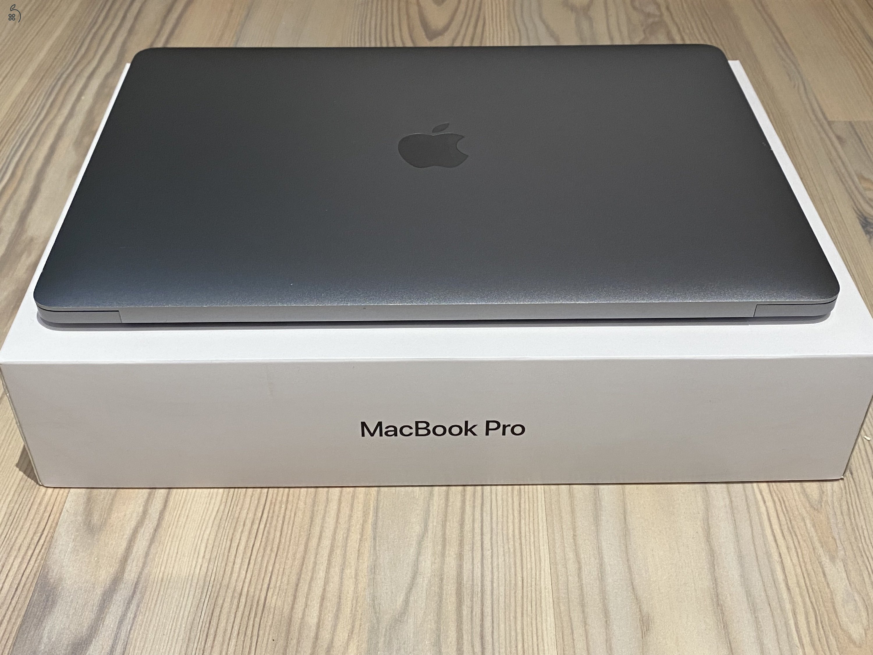 MacBook Pro 2019 -es Új Akkuval. TB 4 Thunderbolt- port