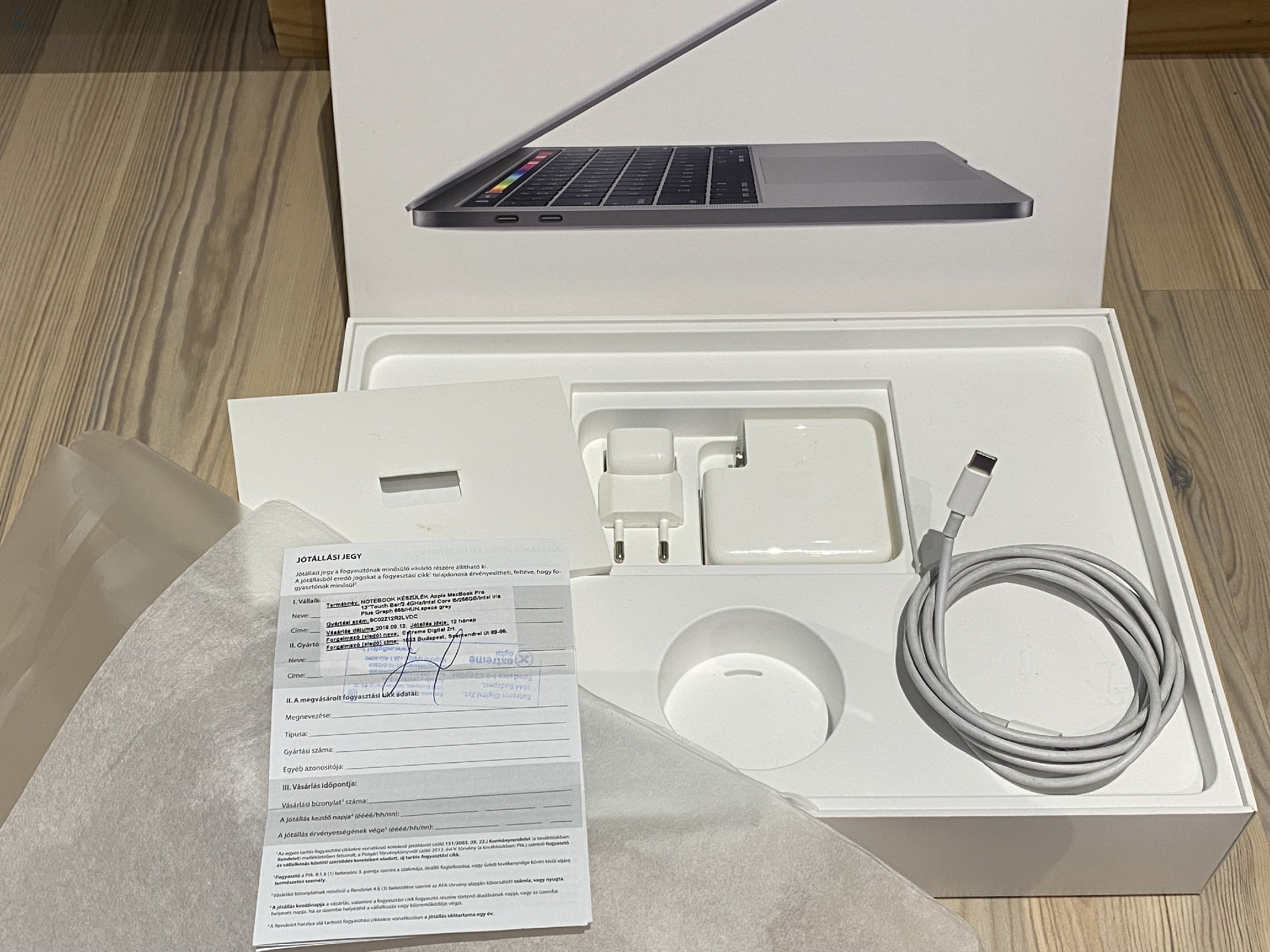 MacBook Pro 2019 -es Új Akkuval. TB 4 Thunderbolt- port