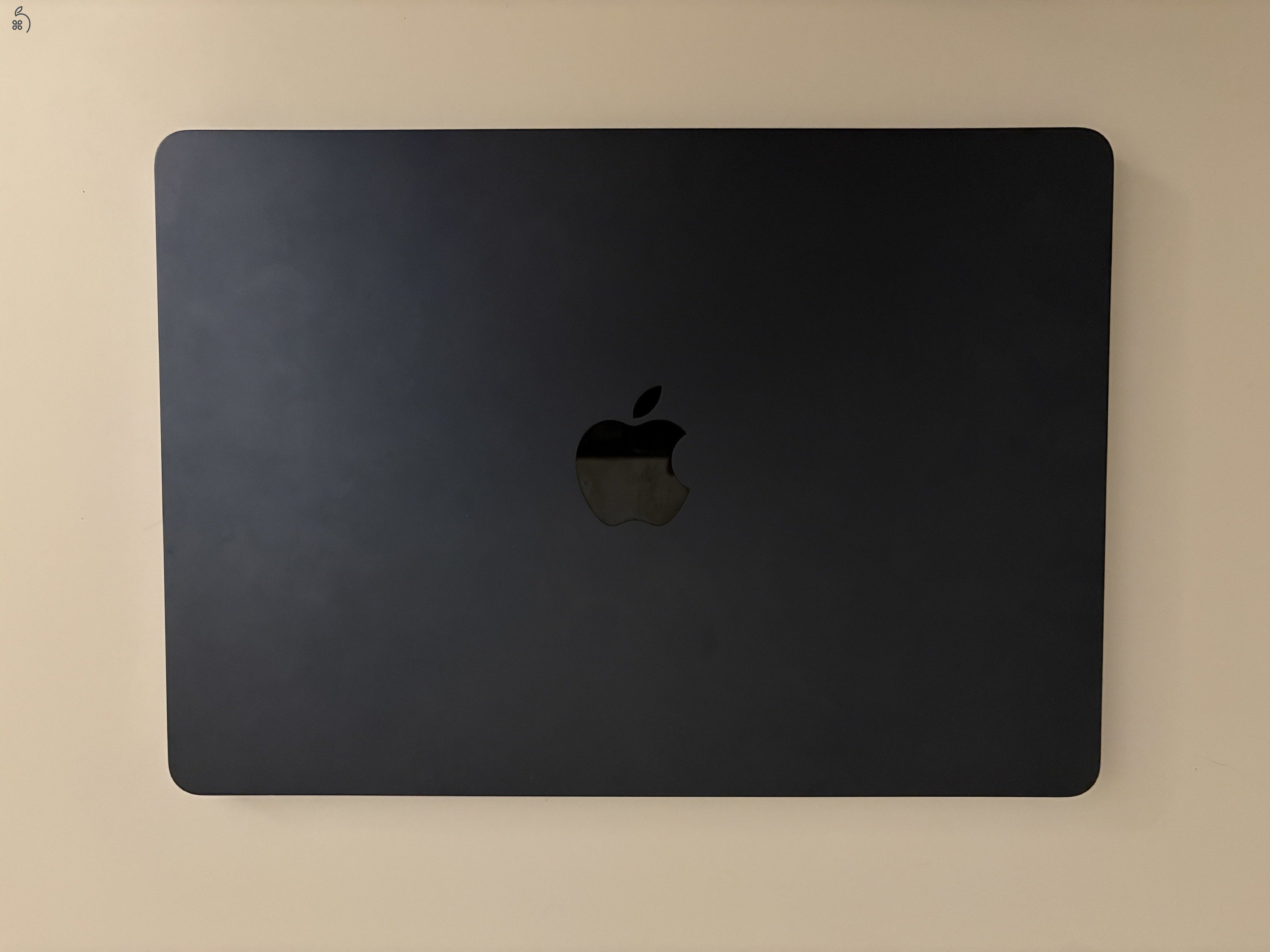 2022 MacBook Air 13″ | M2 | 8GB | 256GB | Éjfekete