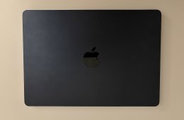 2022 MacBook Air 13″ | M2 | 8GB | 256GB | Éjfekete