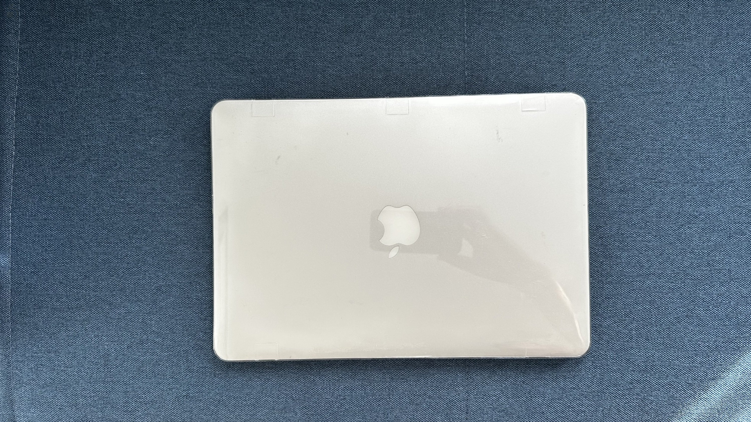 Eladó 13” macbook air  friss akkuval