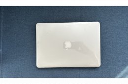 Eladó 13” macbook air  friss akkuval