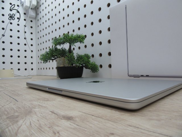 Apple Macbook Air M2 - 2022 - Használt, karcmentes