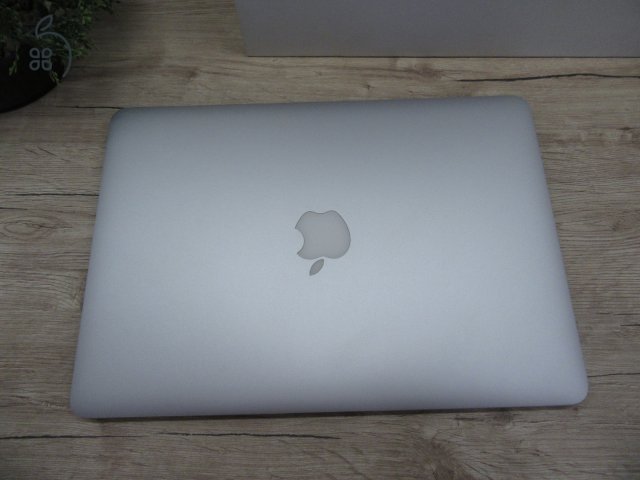 Apple Macbook Air 13 - 2015 - Használt, karcmentes