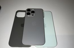 iPhone 15 Pro Max, 98%/130 ciklus, 2026.02 garancia, ajándék 2 gyári tok