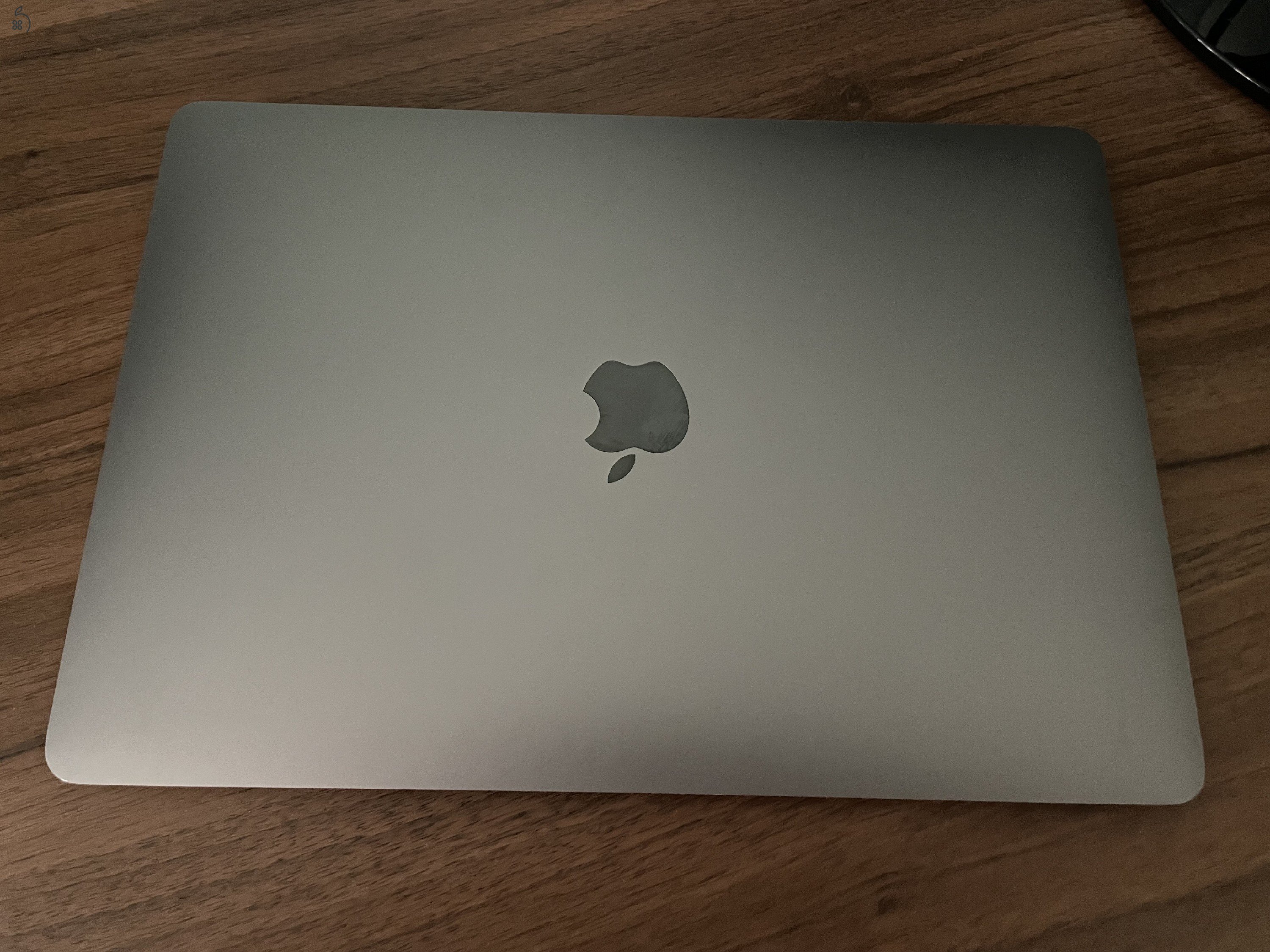 MacBook Pro, 13-inch, 2020, Four Thunderbolt 3 ports