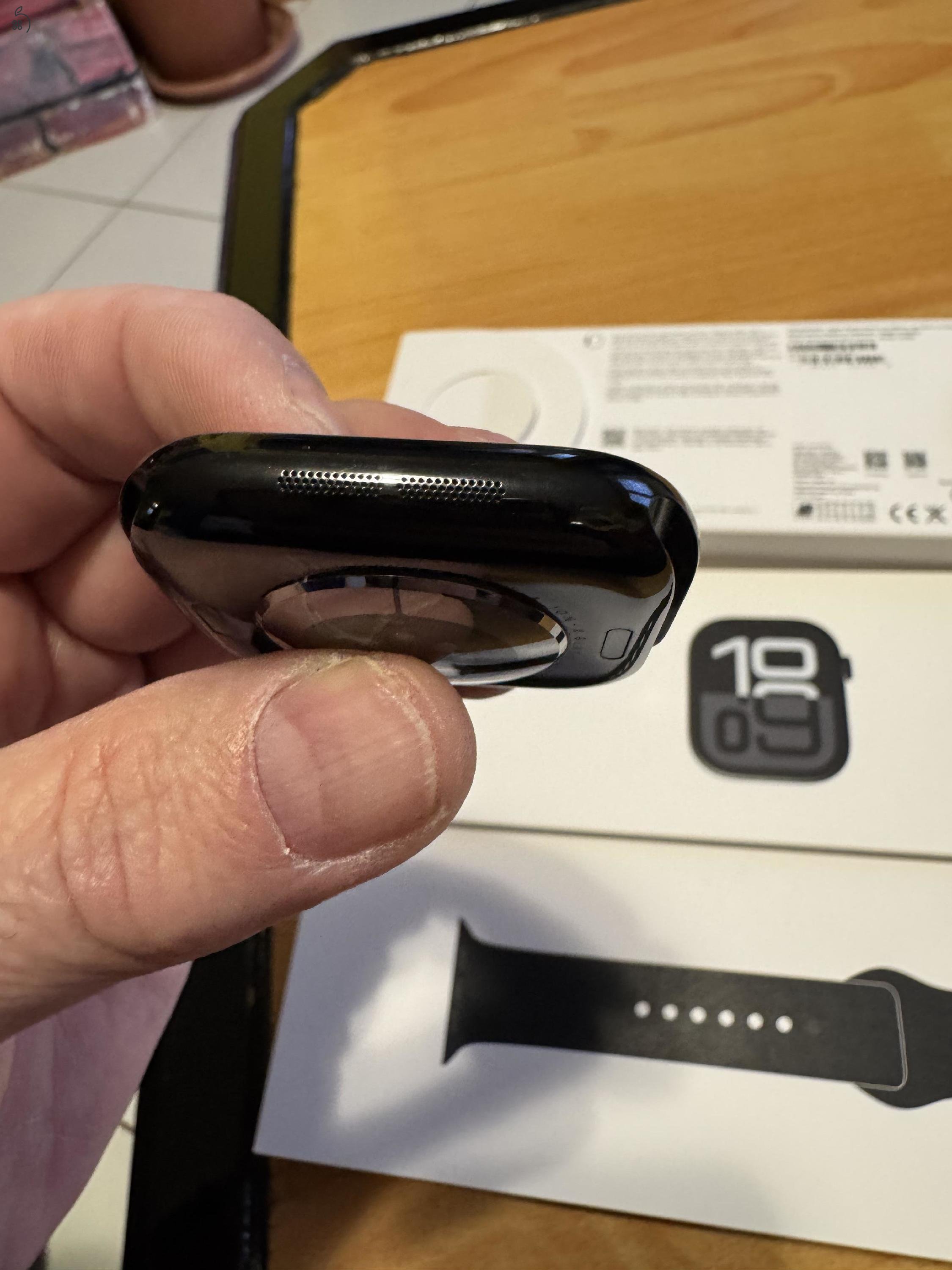 Apple watch series 10 46mm GPS+ biztosítással.