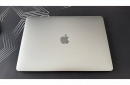 Macbook Pro 13,6