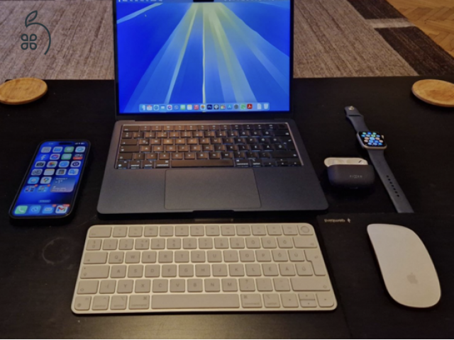 Teljes Apple Ecosystem (MacBook Air M2, iPhone 15 plus, AirPods Pro, Apple Watch SE2)