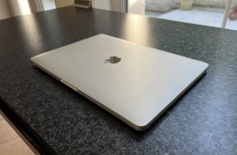 Macbook Pro 2GHZ i5 8GB