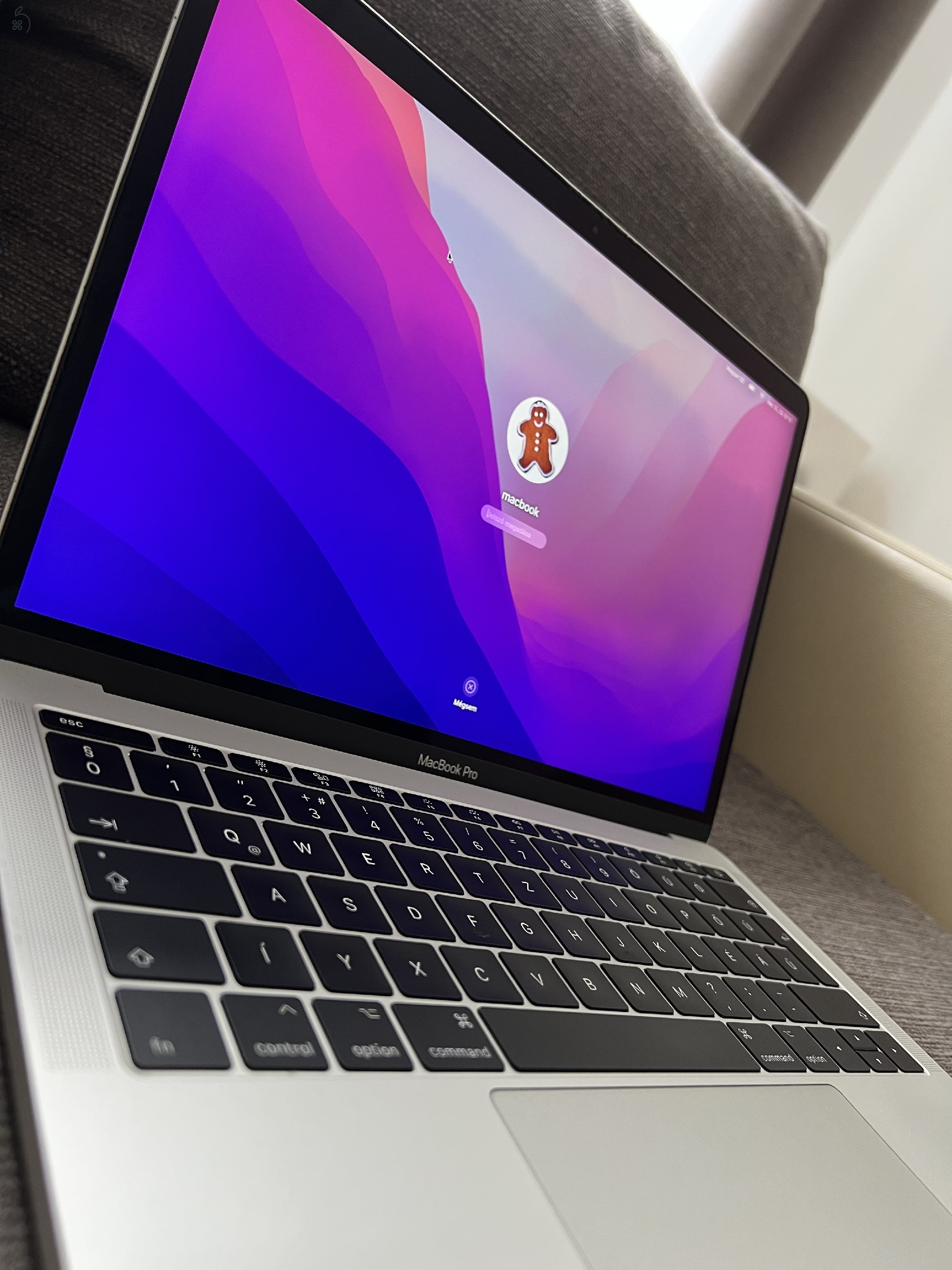 Macbook Pro 2GHZ i5 8GB