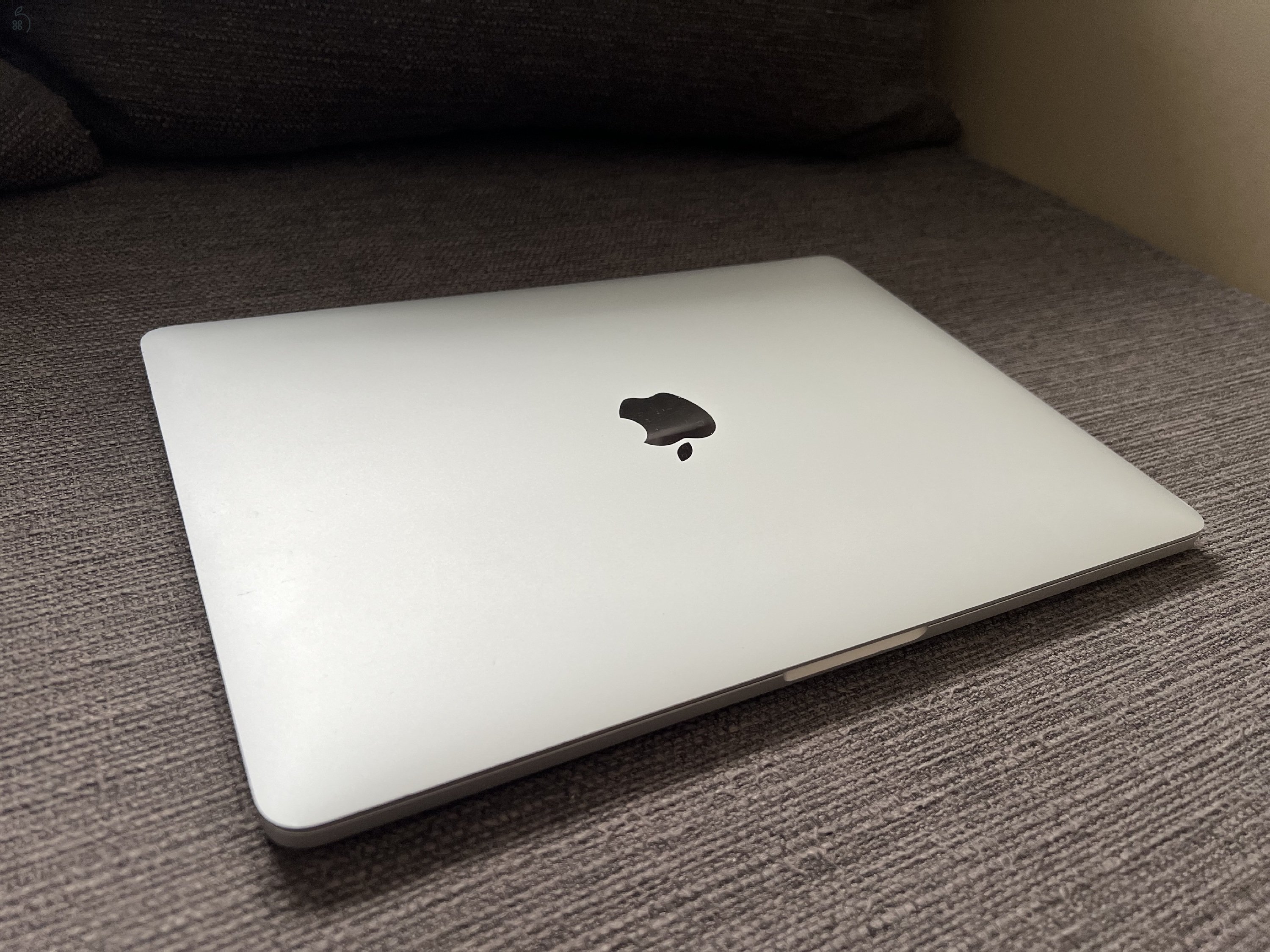 Macbook Pro 2GHZ i5 8GB