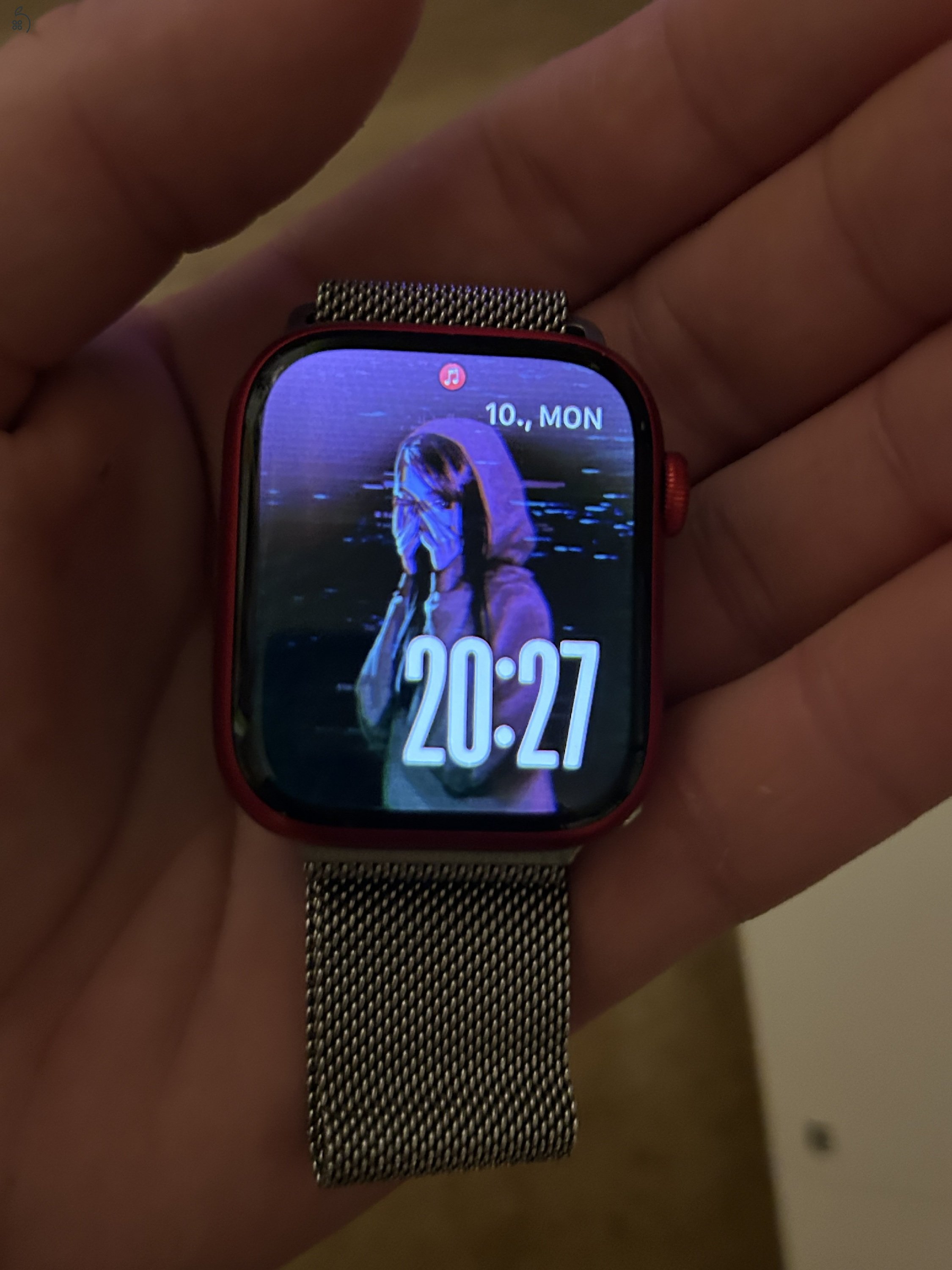 Apple Watch Series 8 45mm GPS+Cellular,Piros 94% akku , doboz meg töltött gyári.