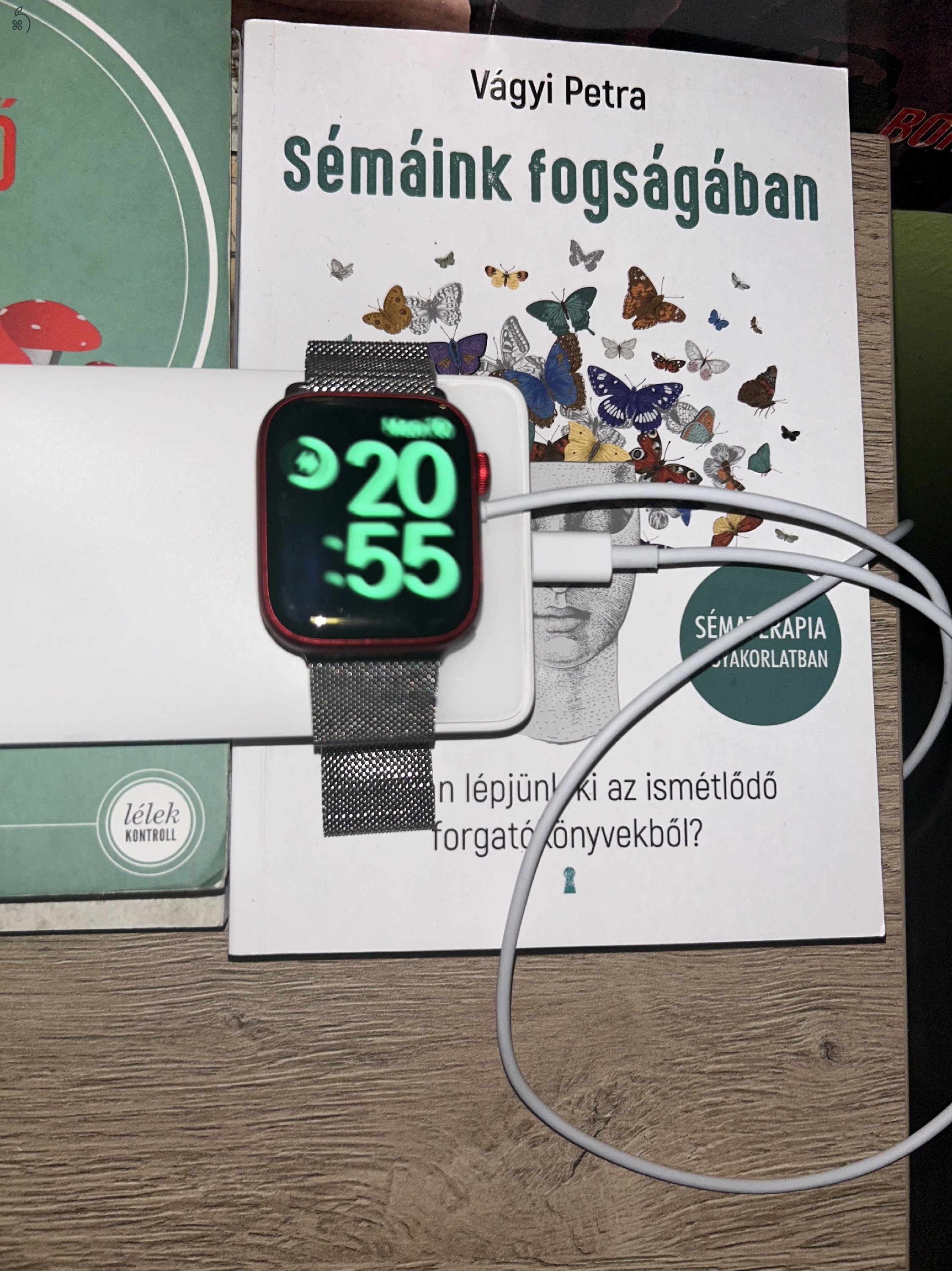 Apple Watch Series 8 45mm GPS+Cellular,Piros 94% akku , doboz meg töltött gyári.