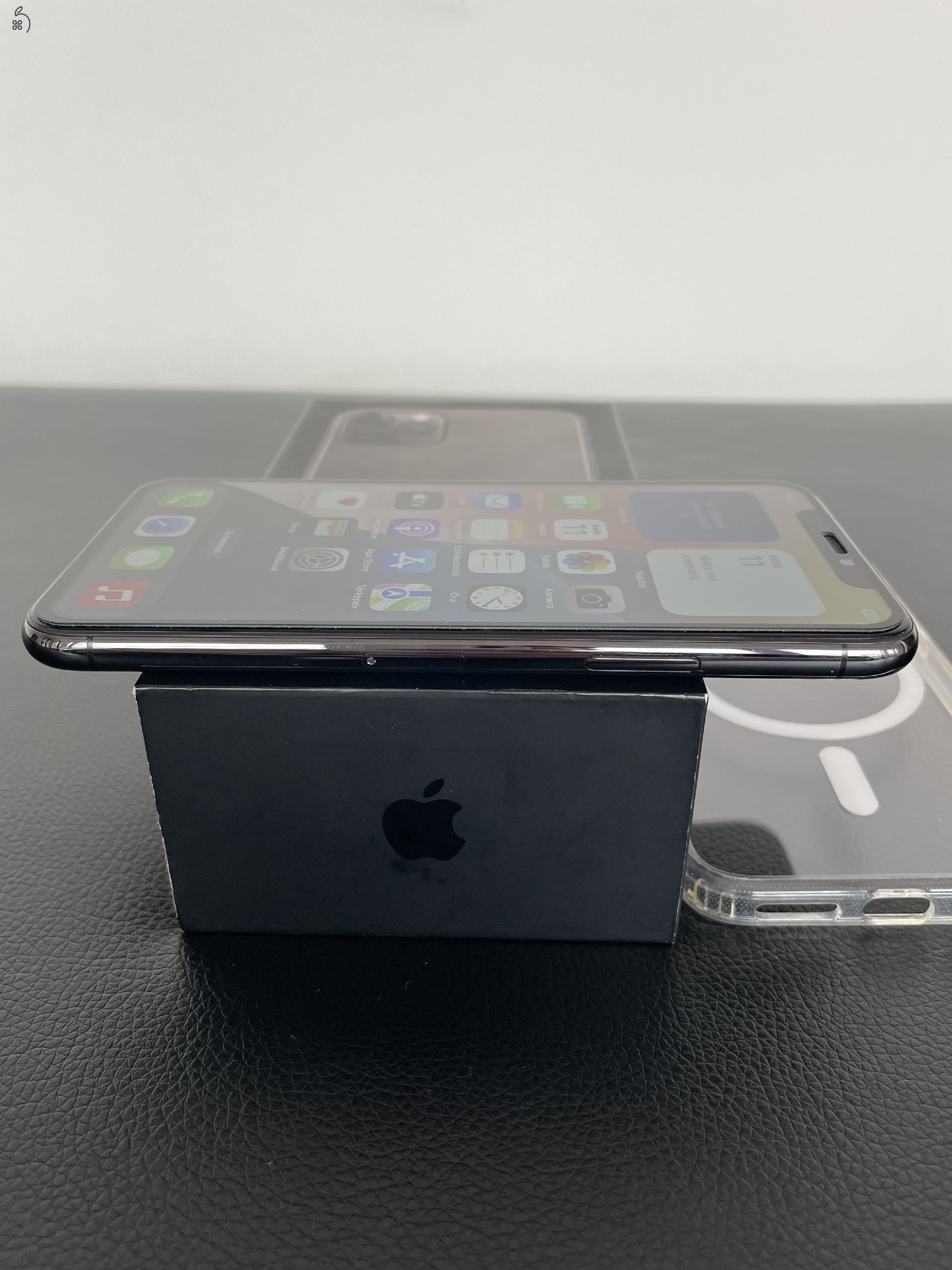 IPHONE 11 PRO 64GB Space Gray Gyárilag Kártyafüggetlen Aksi 100%  (Makulátlan)