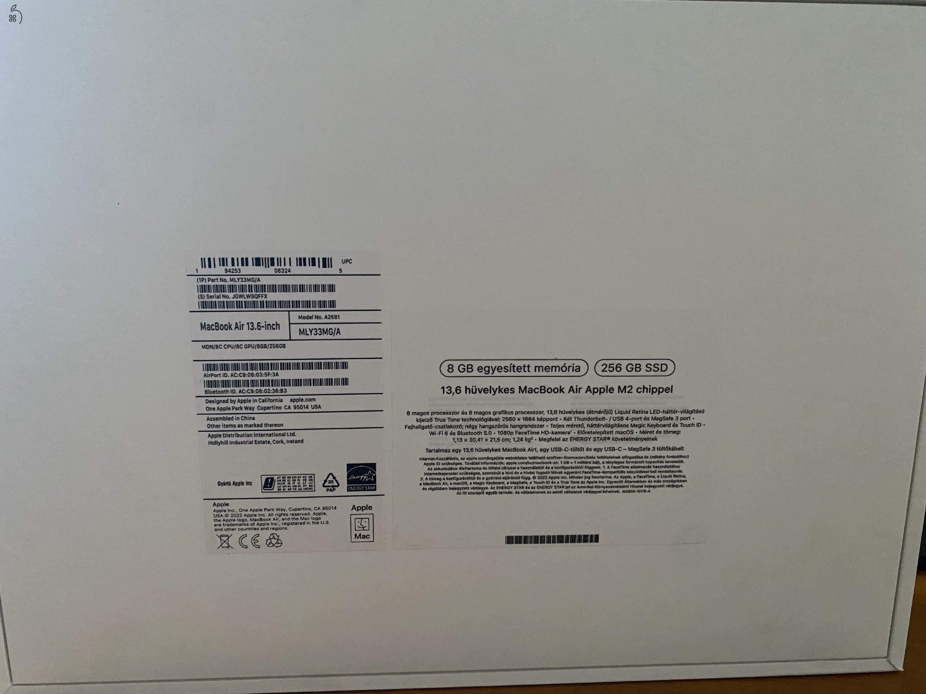 Apple MacBook Air M2 13” – 8GB RAM, 256GB SSD – Éjfekete