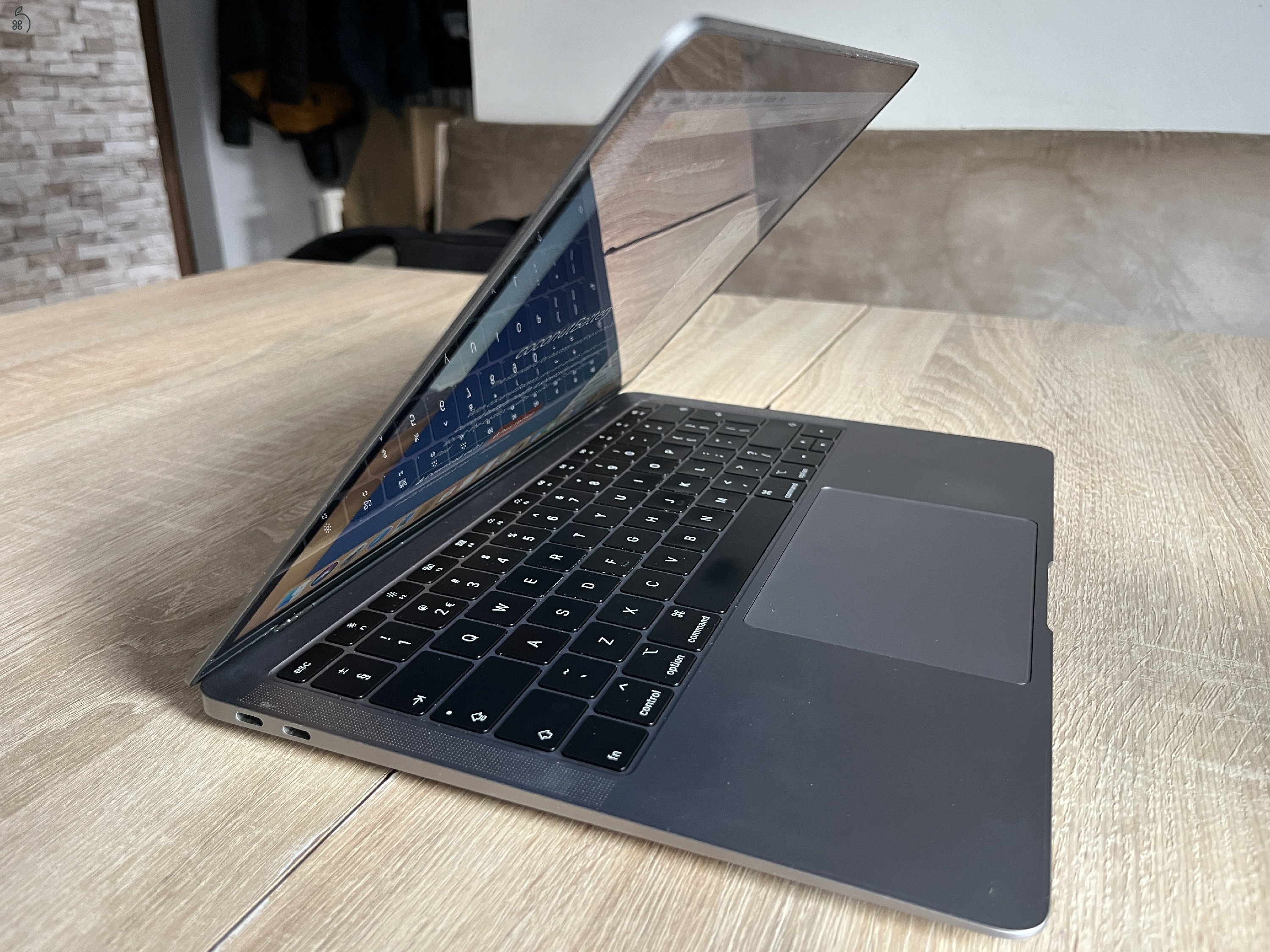 MacBook Air8,2 2019 13