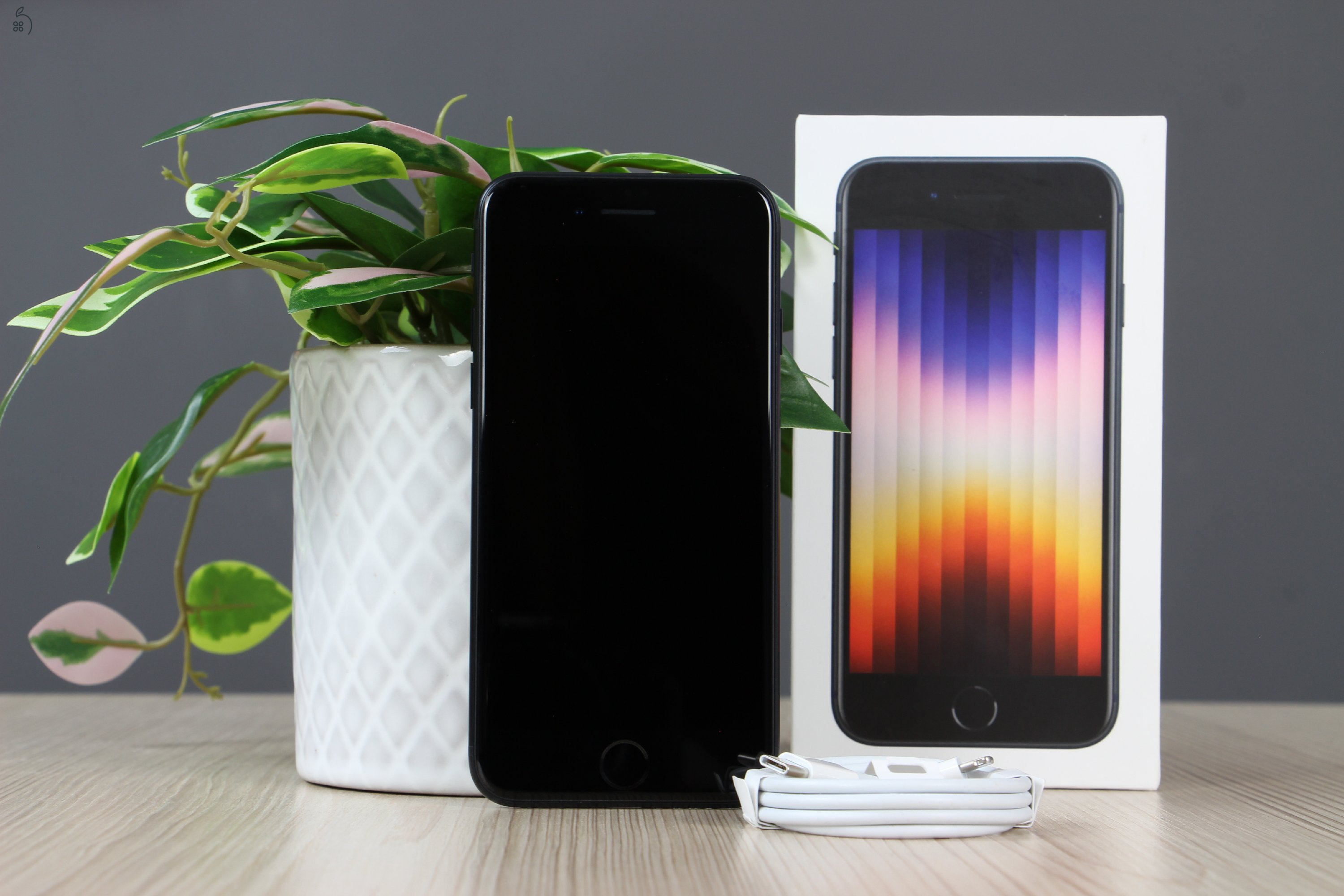 Apple iPhone SE 2022 Midnight 64GB A+ US-6485