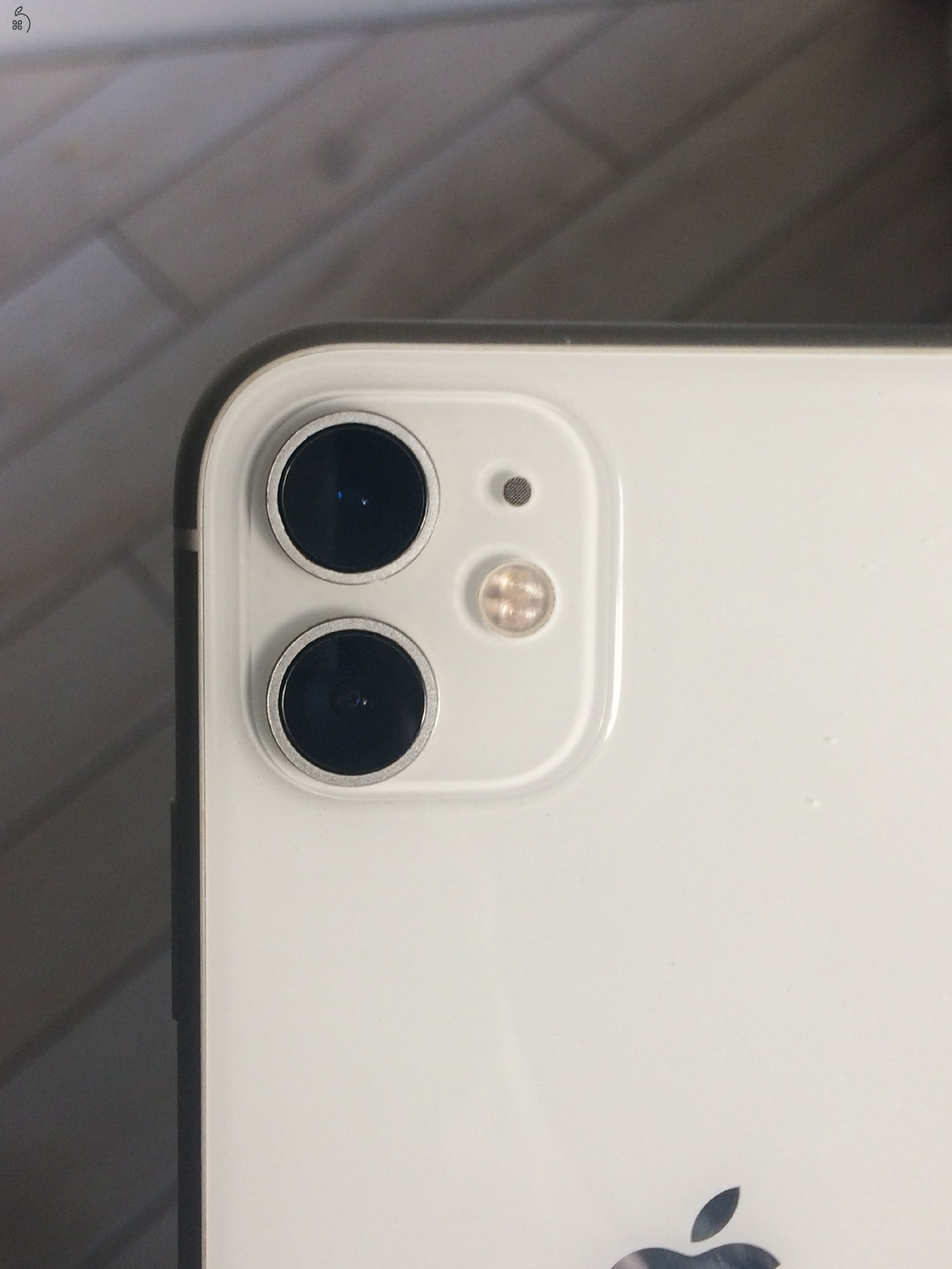 iPhone 11 white 64gb