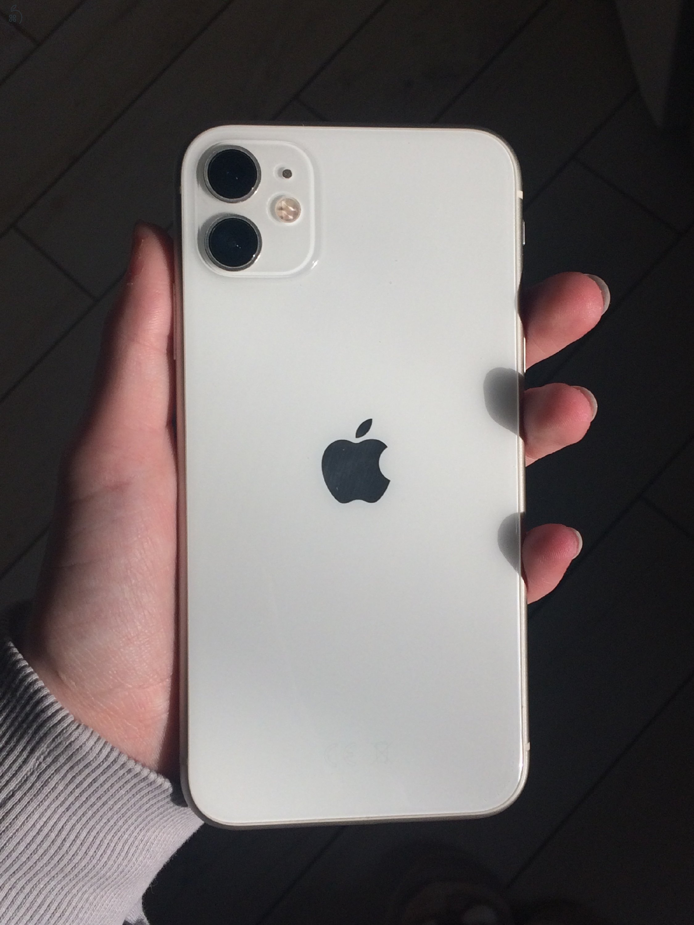 iPhone 11 white 64gb