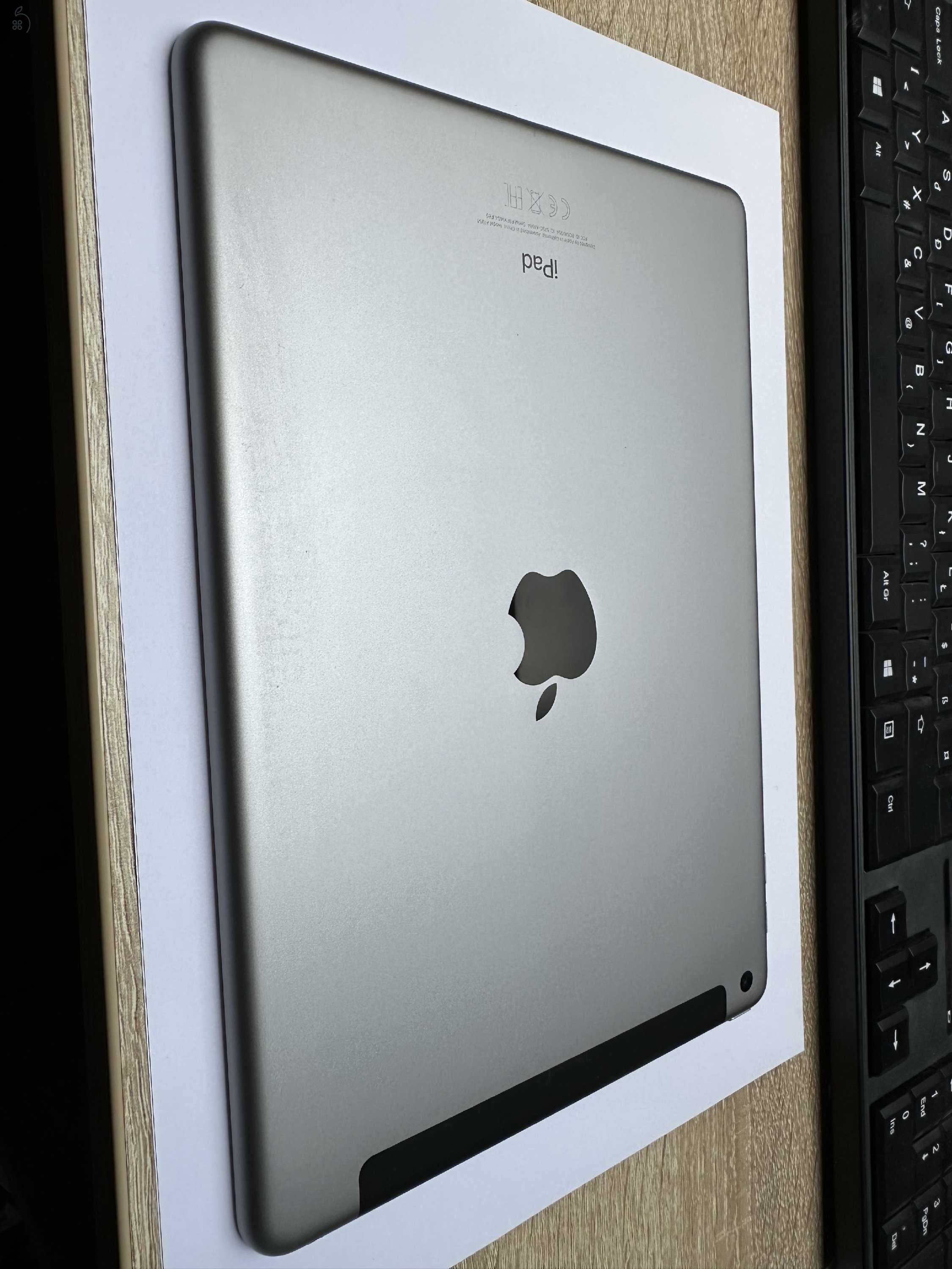 Ipad 9,7   (128GB -cellular) eladó