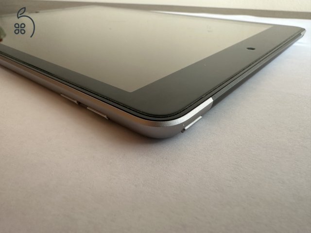 Ipad 9,7   (128GB -cellular) eladó