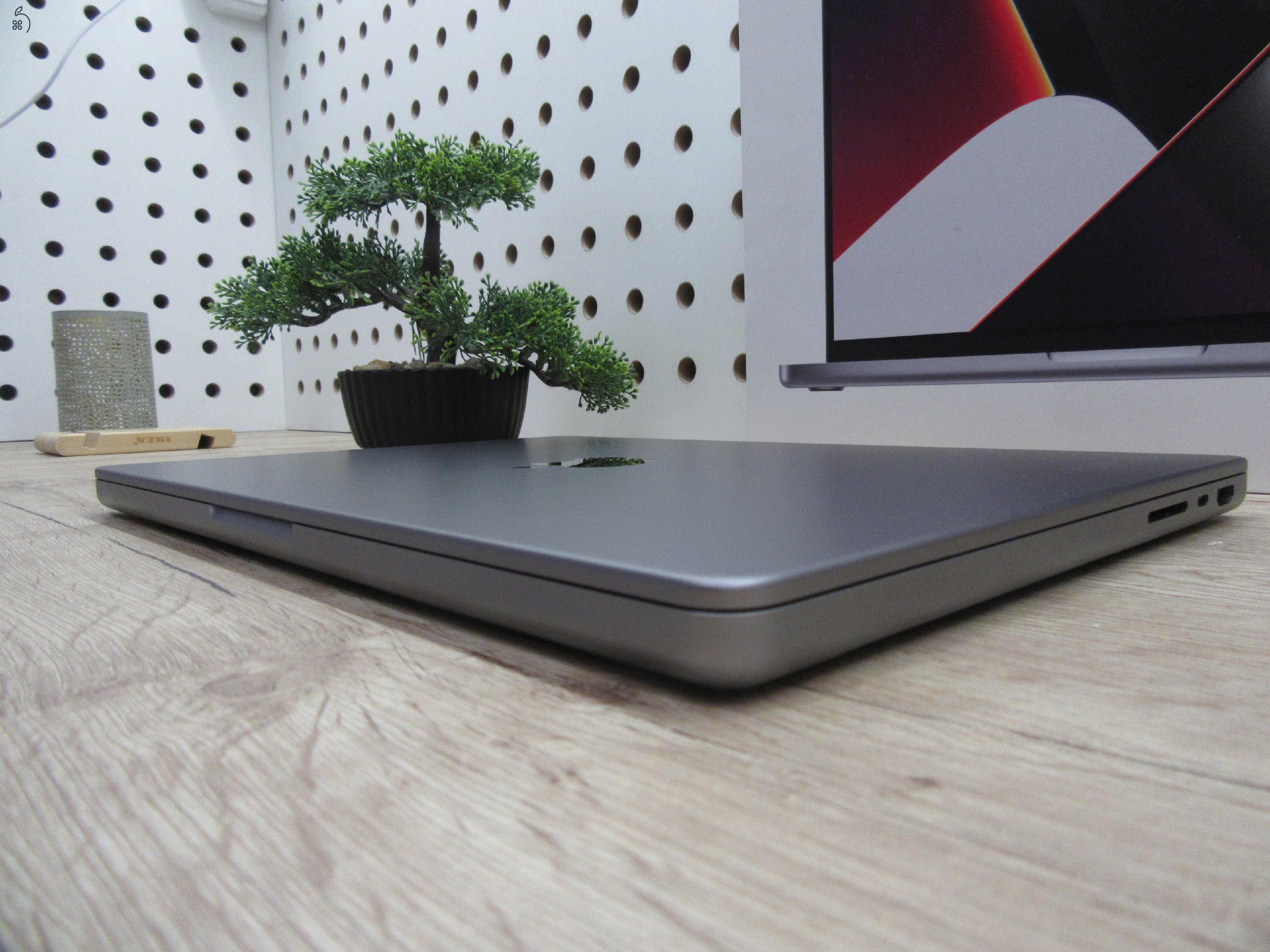 Apple Macbook Pro 14 M1 Pro - 2021 - Használt, karcmentes