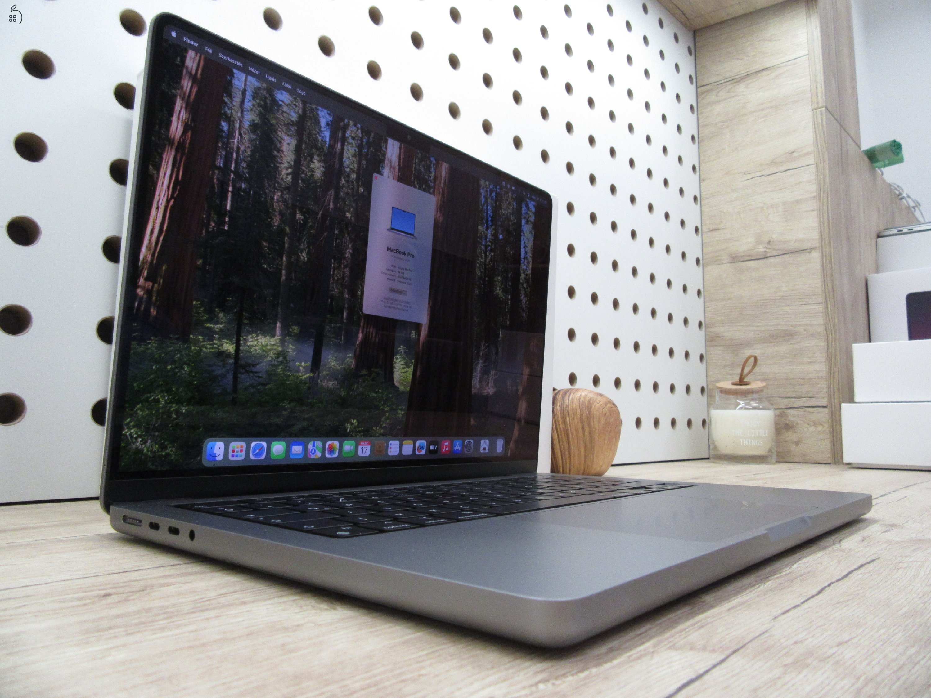 Apple Macbook Pro 14 M1 Pro - 2021 - Használt, karcmentes