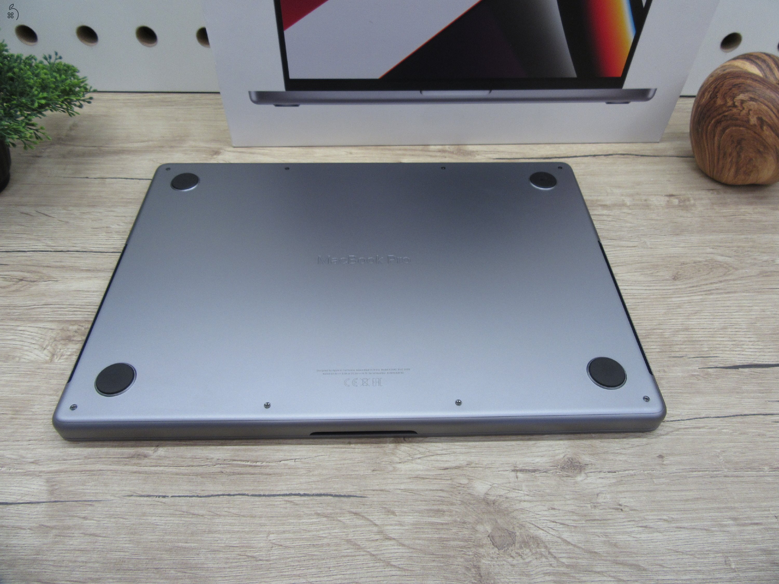 Apple Macbook Pro 14 M1 Pro - 2021 - Használt, karcmentes